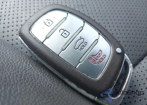 2025 Hyundai Elantra z USA, uszkodzony, nr VIN KM8DH4AE7EU057318